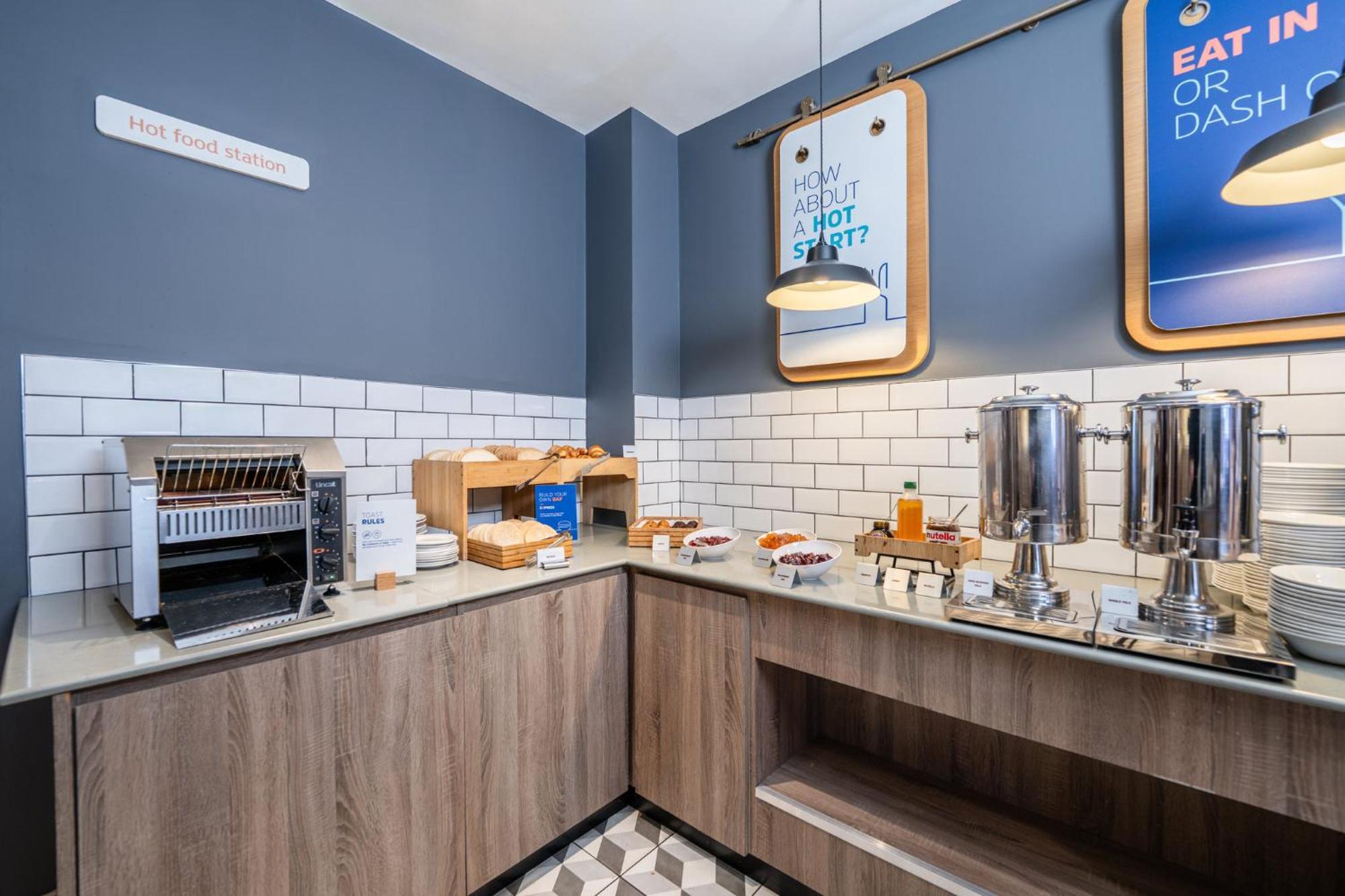 Holiday Inn Express Aberdeen Airport By Ihg Dyce Εξωτερικό φωτογραφία