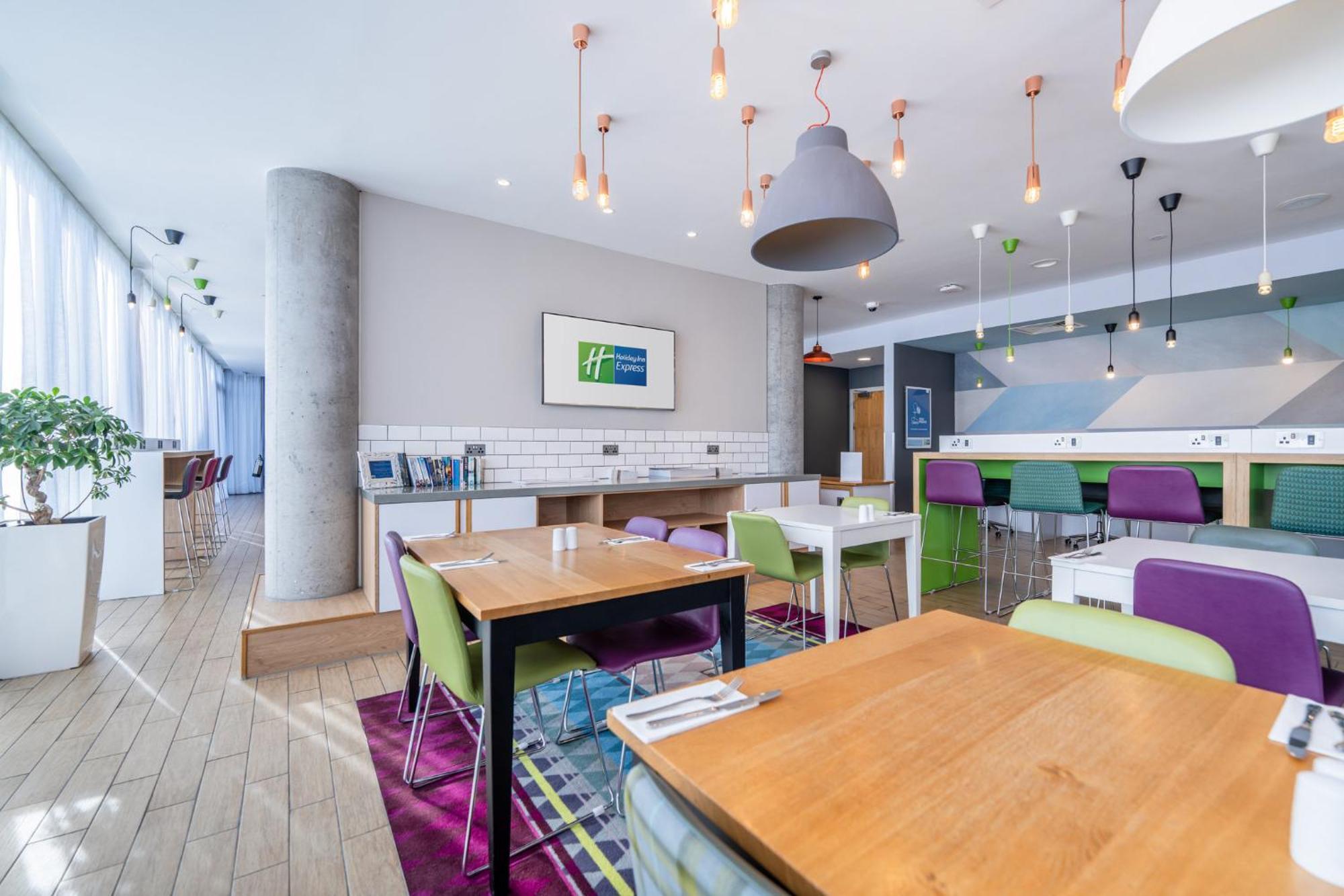 Holiday Inn Express Aberdeen Airport By Ihg Dyce Εξωτερικό φωτογραφία