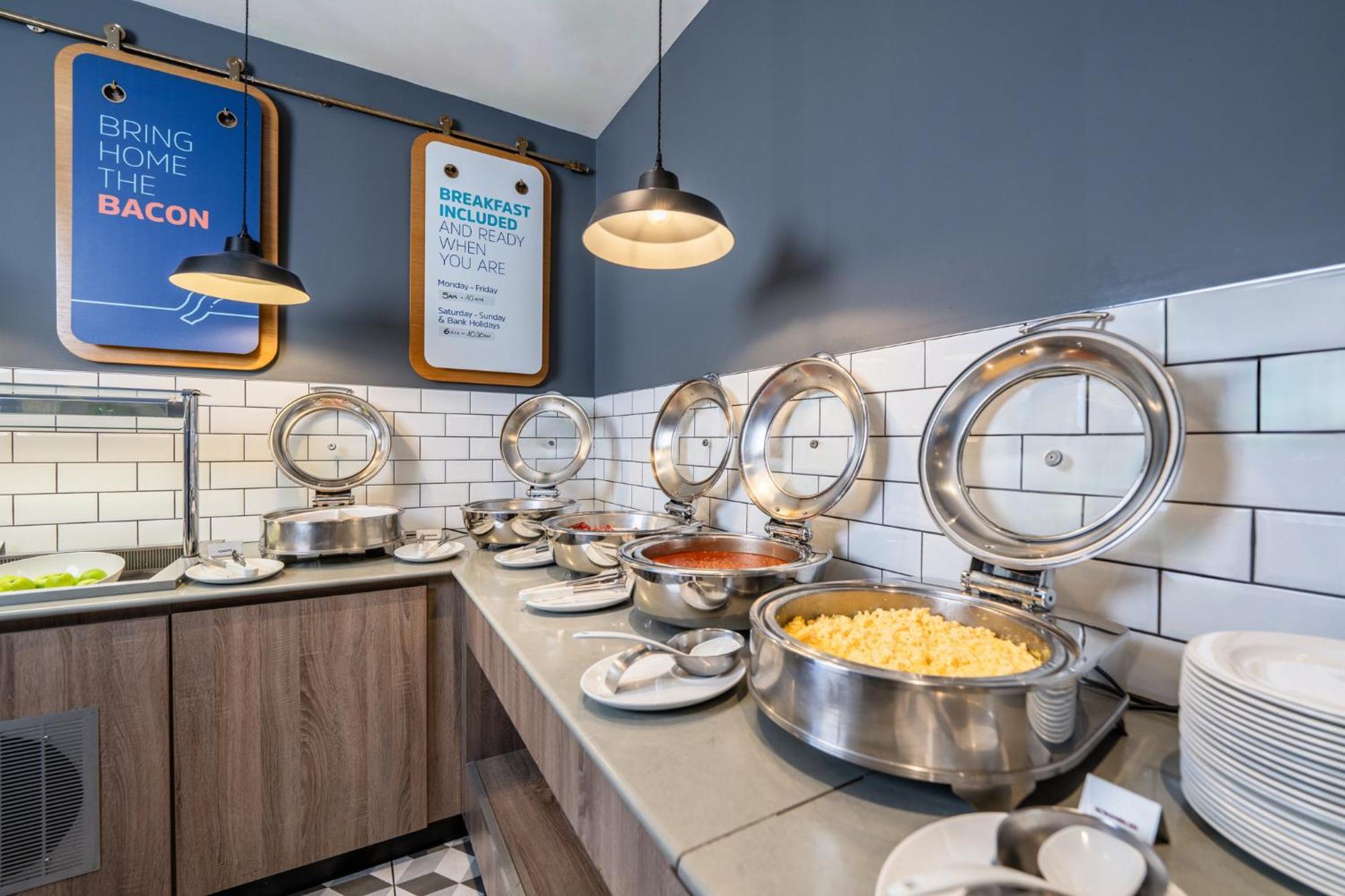 Holiday Inn Express Aberdeen Airport By Ihg Dyce Εξωτερικό φωτογραφία