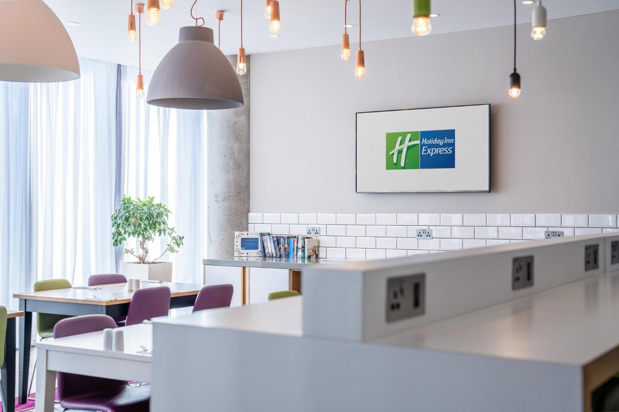 Holiday Inn Express Aberdeen Airport By Ihg Dyce Εξωτερικό φωτογραφία