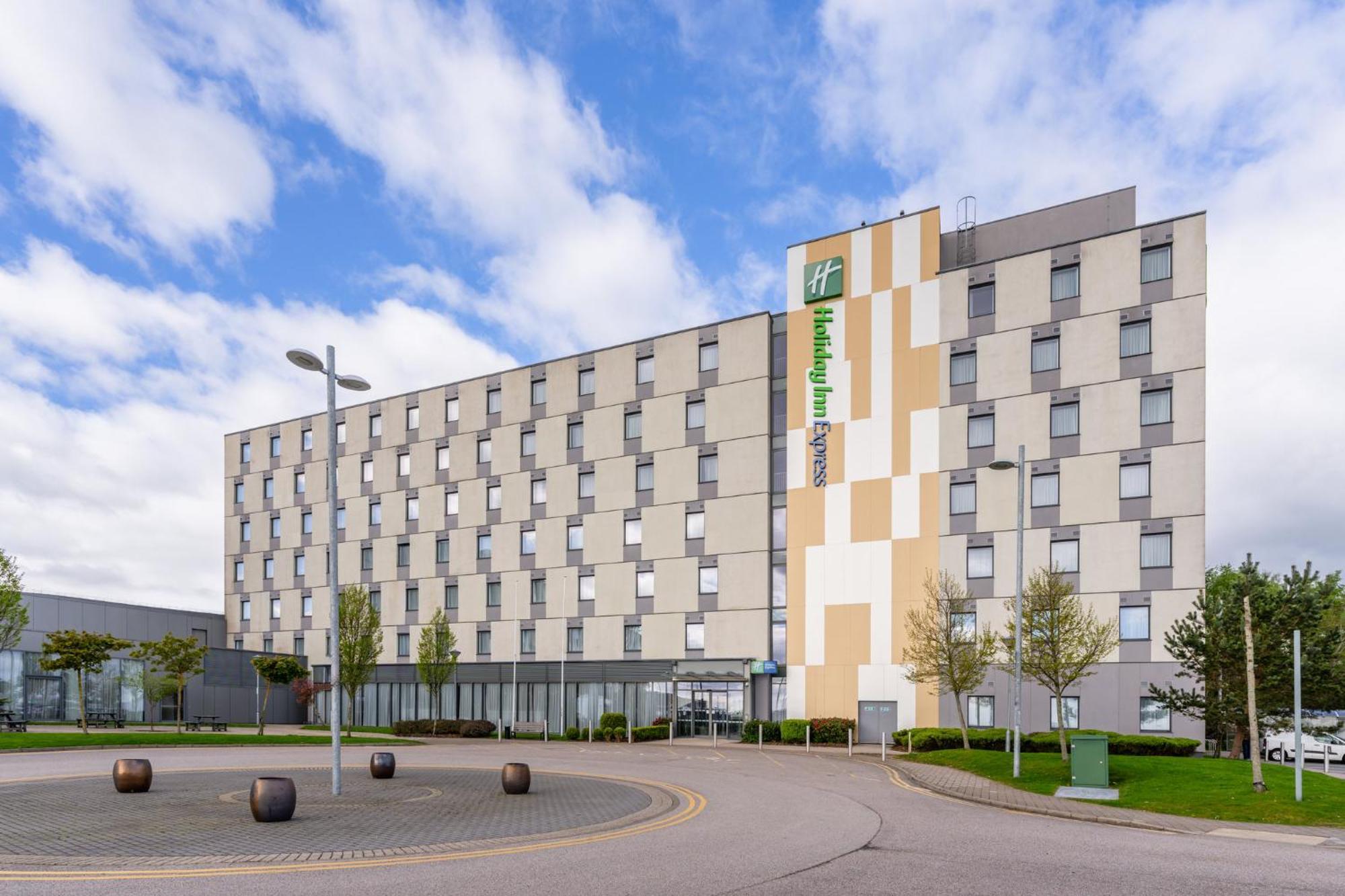 Holiday Inn Express Aberdeen Airport By Ihg Dyce Εξωτερικό φωτογραφία